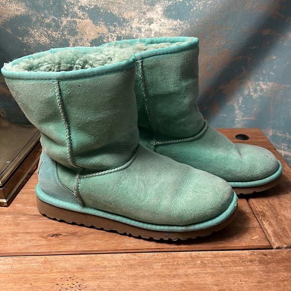 Mint green uggs - Picture 3 of 6